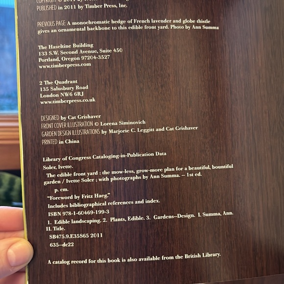 The Edible Front Yard. The Mow Less, Grow More Plan for a Bountiful Garden - Picture 4 of 16